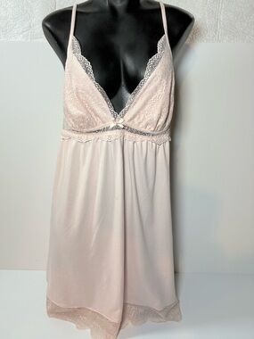 La Vie En Rose Blush Lace-Trim Chemise